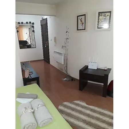 Cozy In The Hart Of The Апартаменти Варна